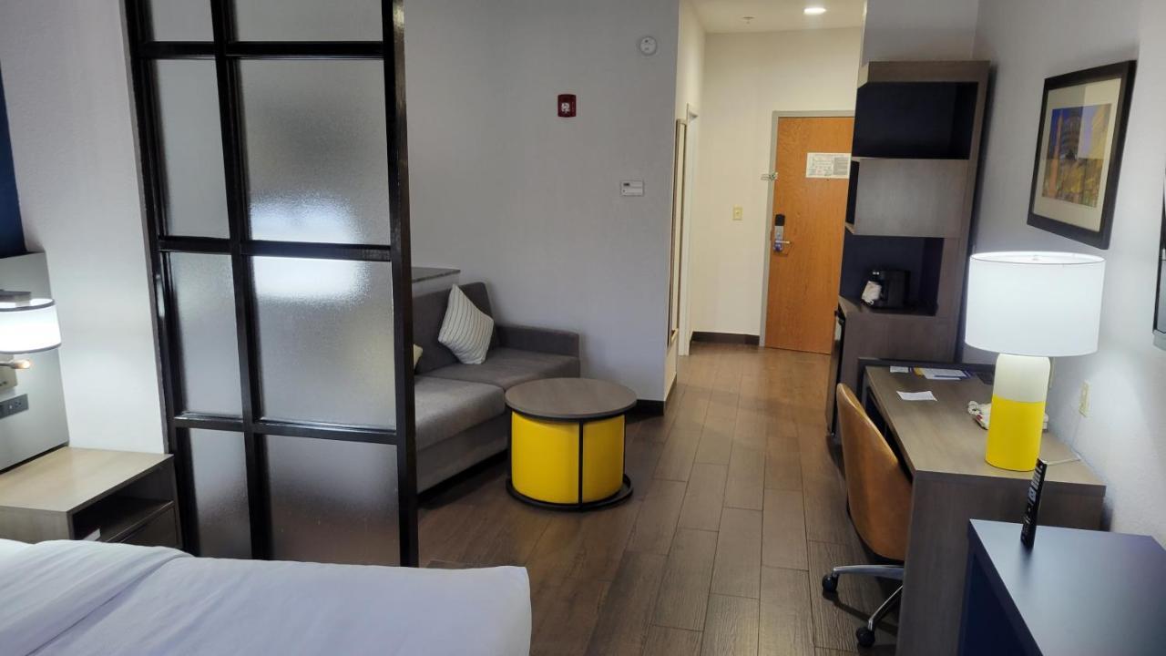 מאקון Comfort Suites מראה חיצוני תמונה