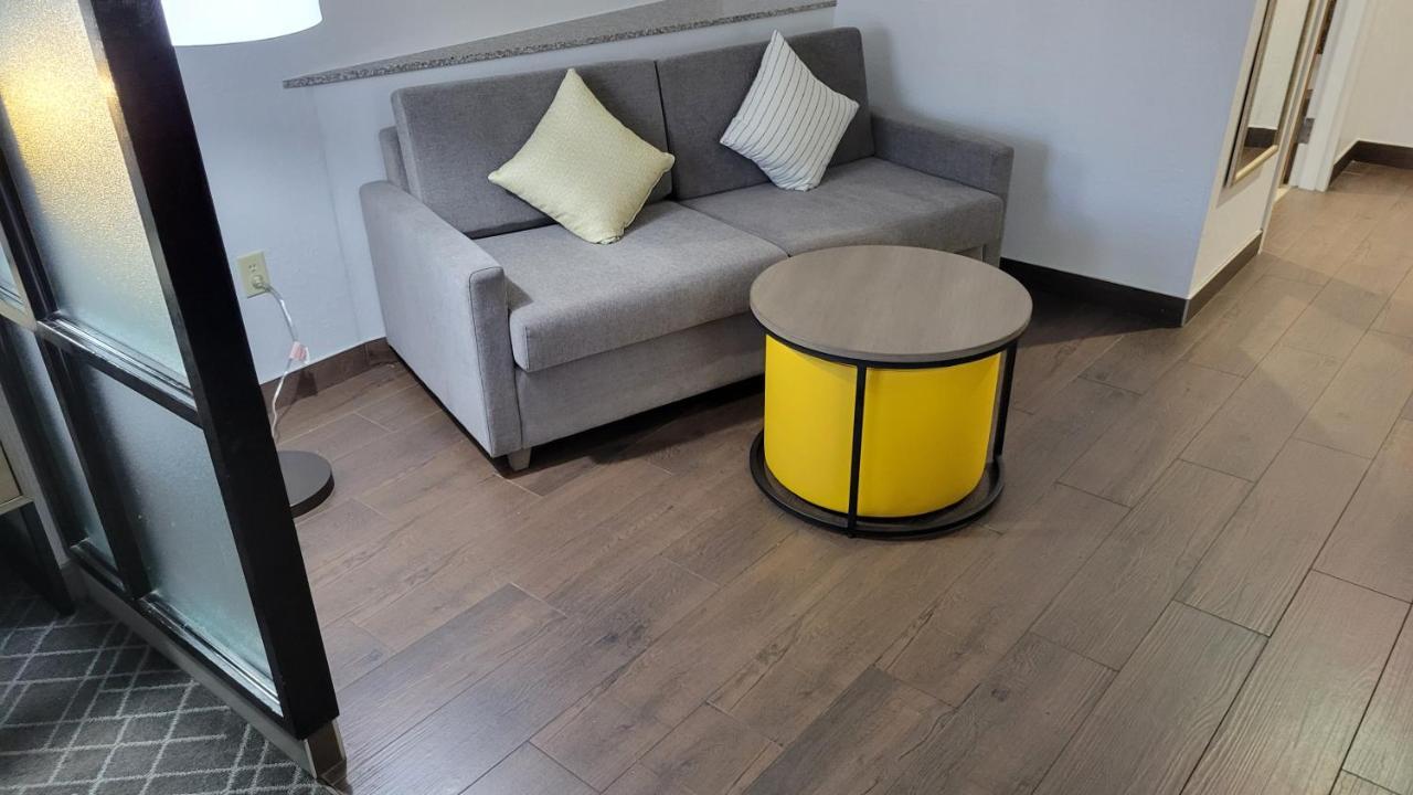מאקון Comfort Suites מראה חיצוני תמונה