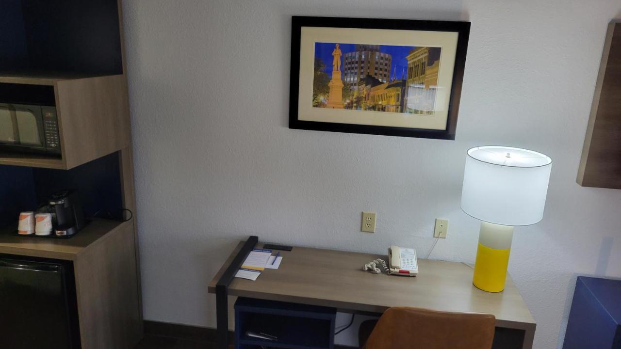 מאקון Comfort Suites מראה חיצוני תמונה
