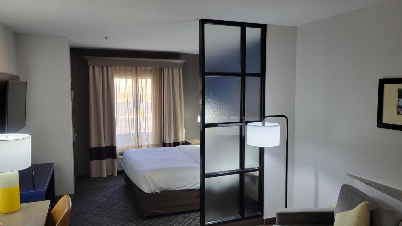 מאקון Comfort Suites מראה חיצוני תמונה