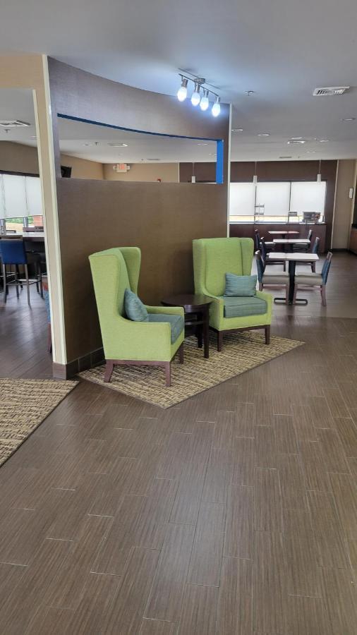 מאקון Comfort Suites מראה חיצוני תמונה