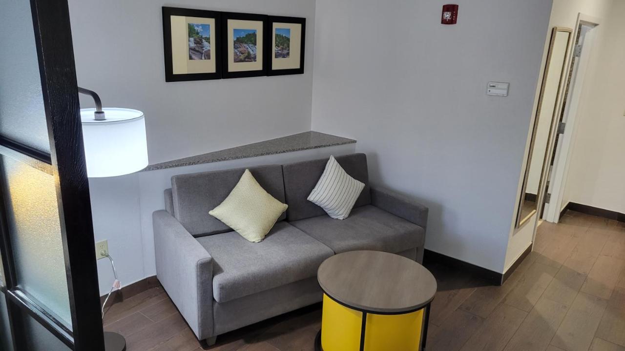 מאקון Comfort Suites מראה חיצוני תמונה