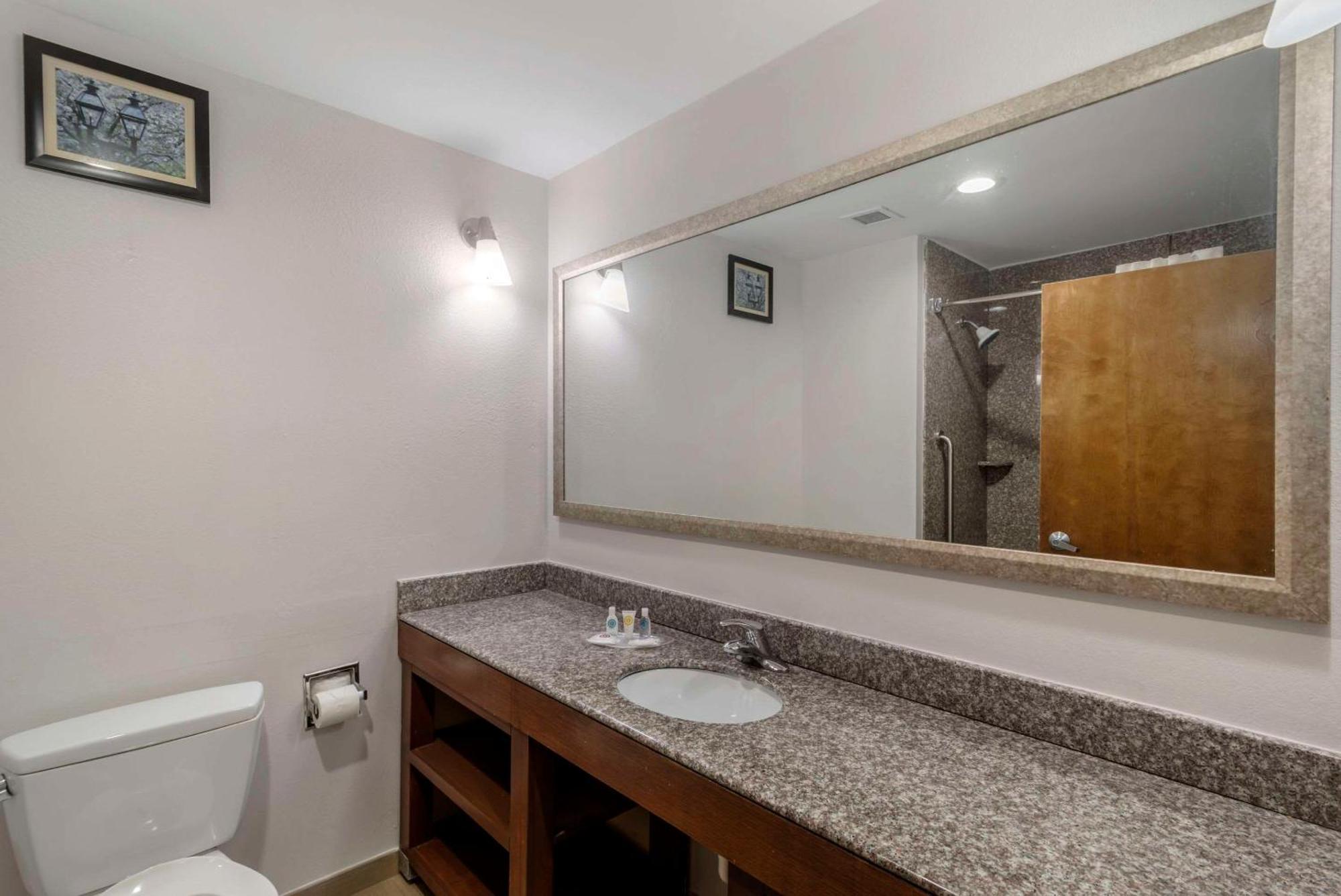 מאקון Comfort Suites מראה חיצוני תמונה