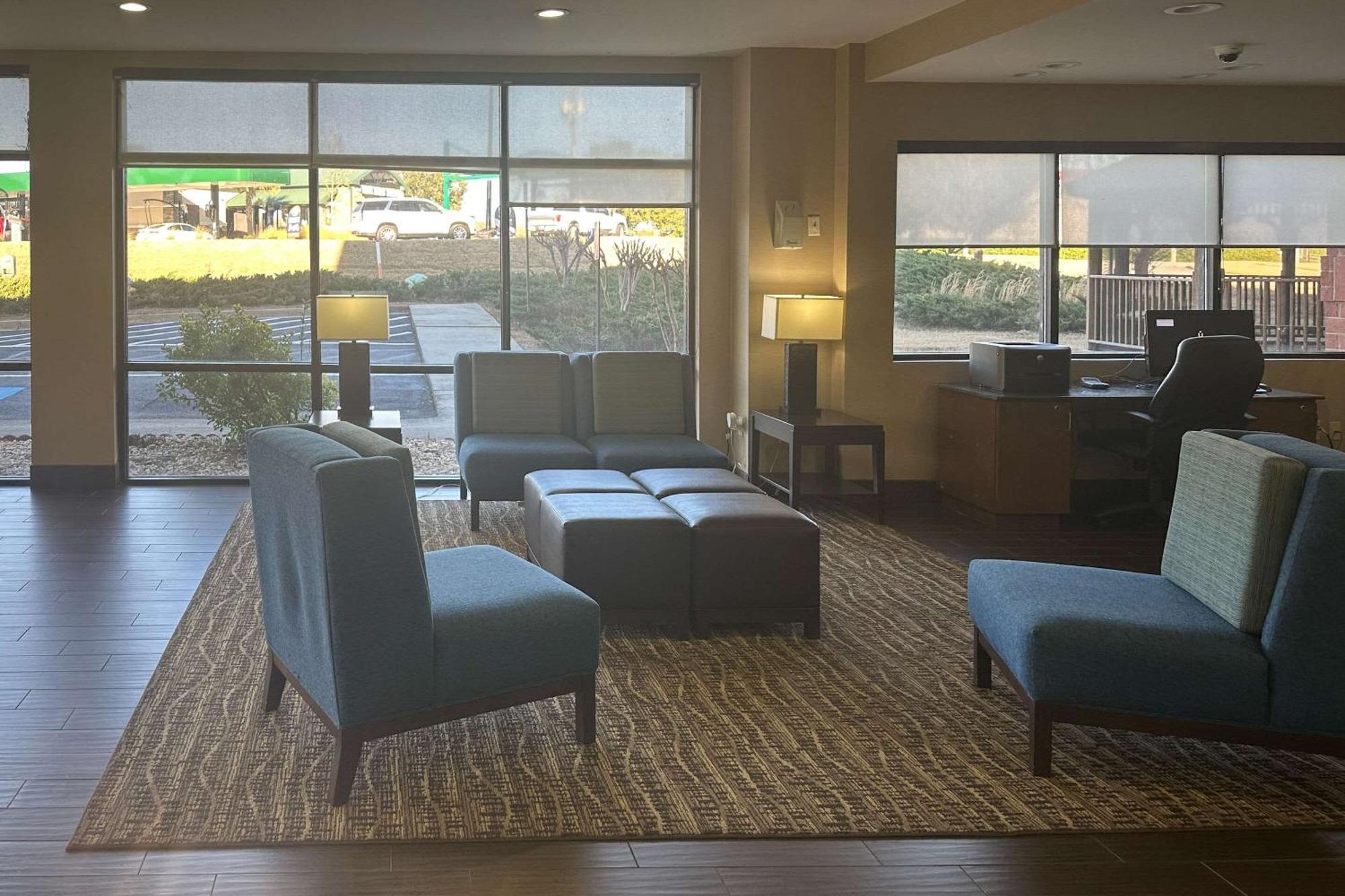 מאקון Comfort Suites מראה חיצוני תמונה